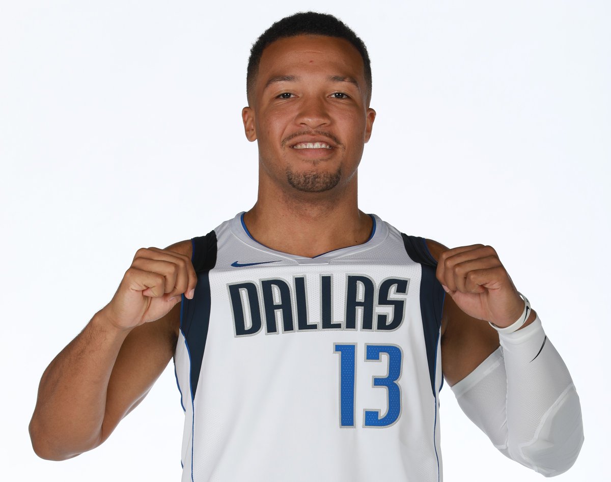 冲小组第一！字母哥轰31分无解夺开门红，雄鹿主帅微笑助威