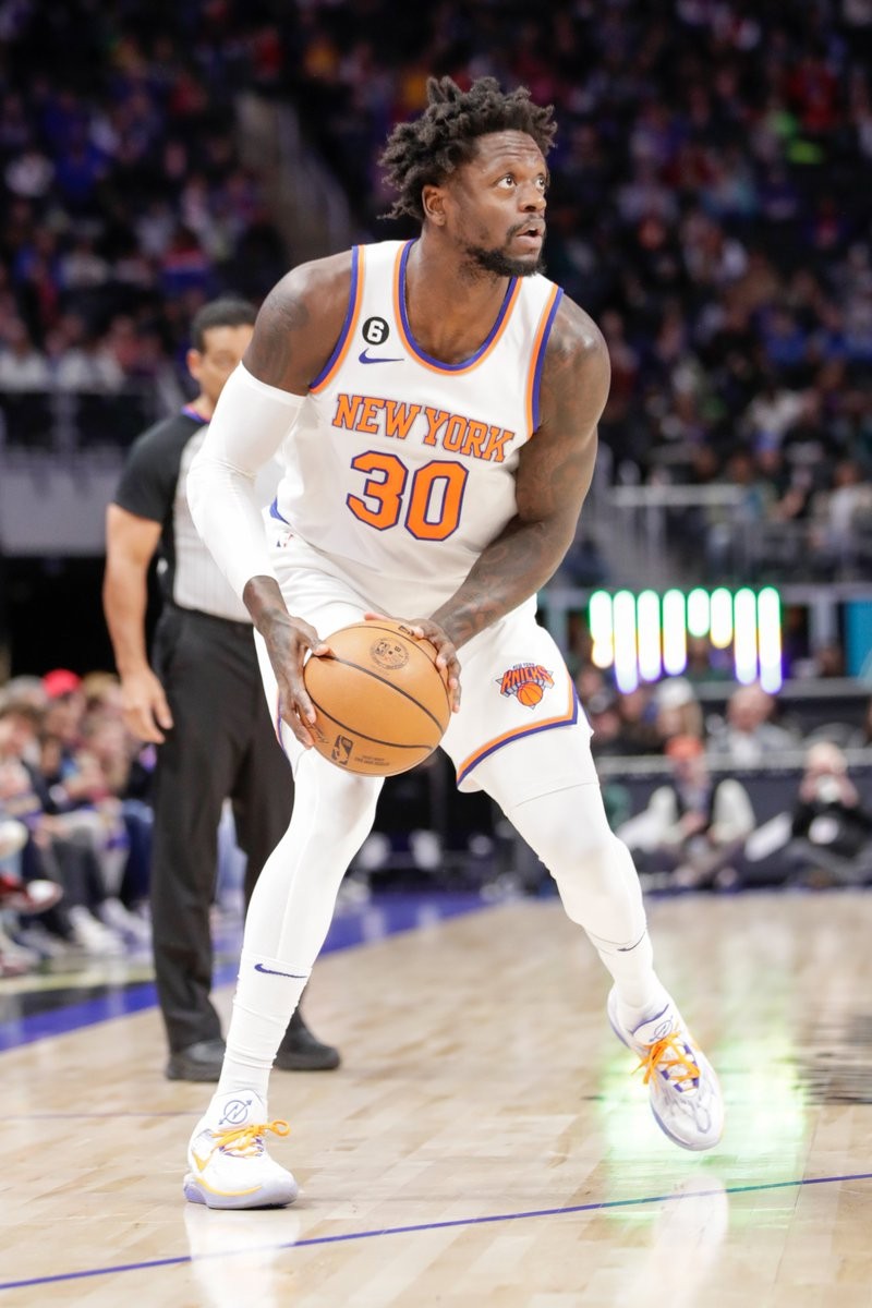 冲小组第一！字母哥轰31分无解夺开门红，雄鹿主帅微笑助威